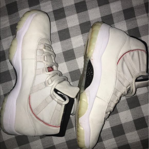 jordan 11 platinum tint - Picture 3 of 6